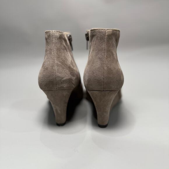 SOLE SOCIETY Galaossi Suede Pointy-toe Wedge Bootie - Picture 6 of 7